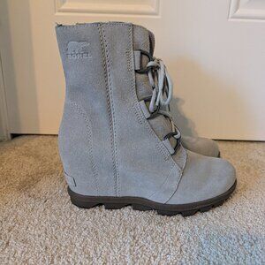 Joan of Arctic Wedge ll